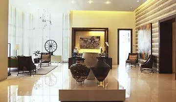 Joya Lofts And Towers - Rockwell Aparthotel Makati City